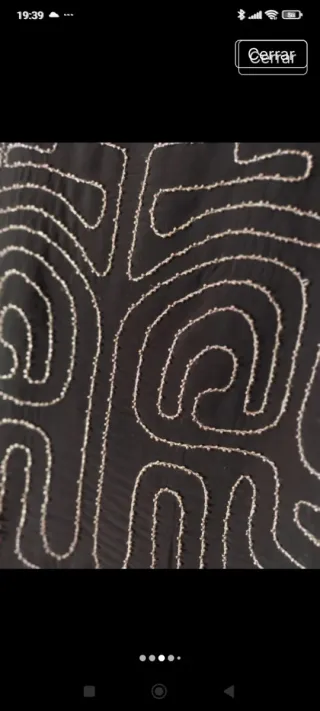 Yerse camiseta con diseño geométrico