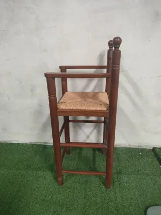 Trona/silla alta de madera maciza. Nuevo sin usar
