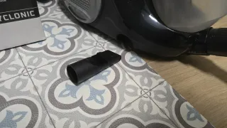 Aspiradora Rowenta compacta sin bolsa