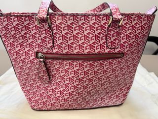 Borsa Guess rosa e bianca