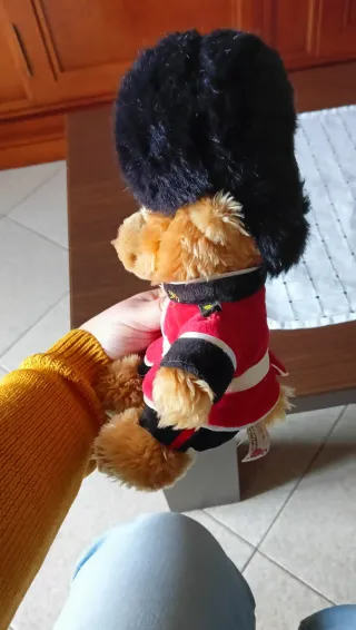 Orsetto peluche Guardia Inglese