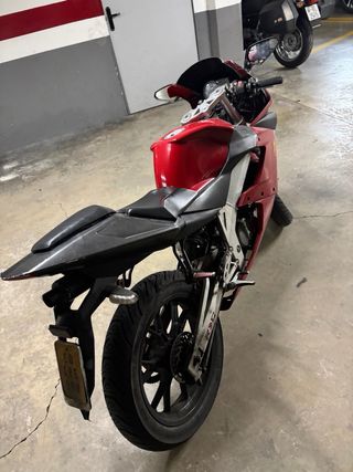 DERBI GPR50 Roja - con ITV 06/27 batería nueva
