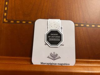 Marcapáginas magnético personalizado