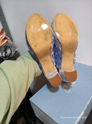 Zapatos de tacón azul terciopelo