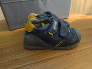 Lote Zapatos Biomecanics talla 22