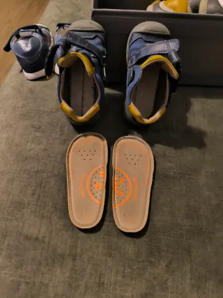 Lote Zapatos Biomecanics talla 22