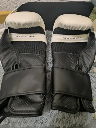 Guantes Boxeo 12 oz + Vendas Decathlon