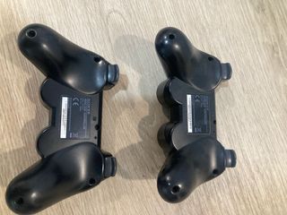 Playstation 3 + 3 juegos + 4 mandos