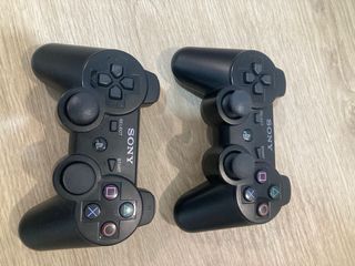 Playstation 3 + 3 juegos + 4 mandos