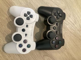 Playstation 3 + 3 juegos + 4 mandos