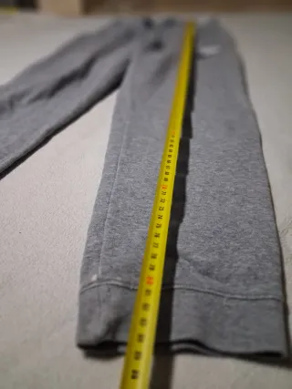 Pantalón Nike gris para niño