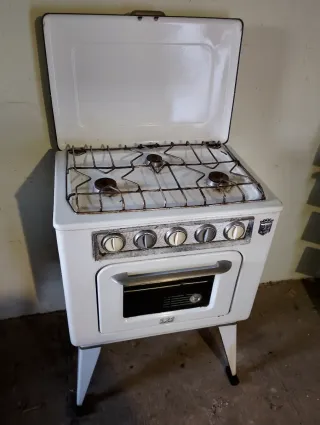 Cocina antigua blanca