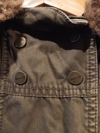 Cazadora verde militar Bershka talla S