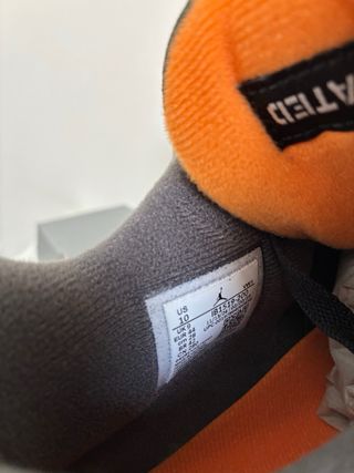 Air Jordan 4 Retro SP Undefeated Olive