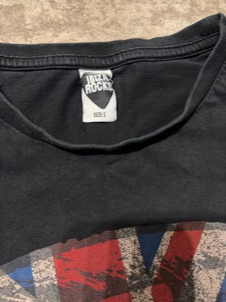 Camiseta Negra Estampada Guitarra Union Jack