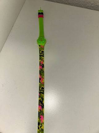 Reloj Swatch Verde y Multicolor