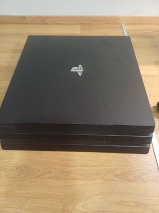 PS4 Pro Negra + cables+ 2 Mandos y Juegos
