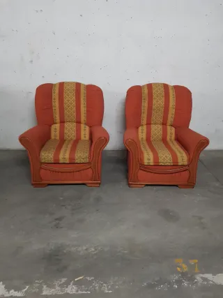 2 sillones naranjas o sofa de una plaza