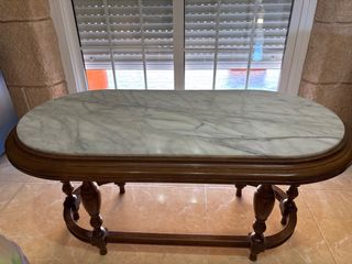 Mesa de centro de mármol y madera