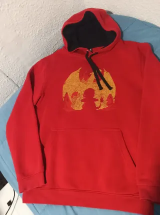 Sudadera Pokémon Gengar Morada y otra Pokémon Roja