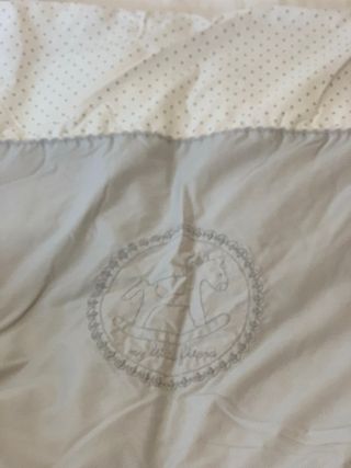 Edredón y chichonera cuna gris