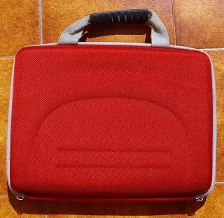 Valigetta portatile/tablet rossa