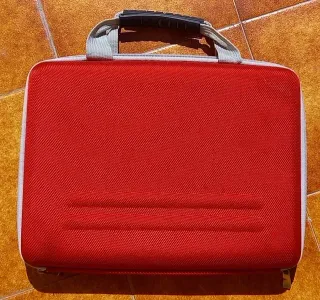 Valigetta portatile/tablet rossa