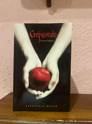 Crepúsculo (Saga Crepúsculo 1) (Spanish Edition)
