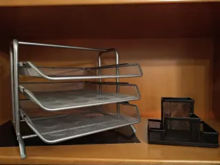 Bandejas de escritorio metálicas