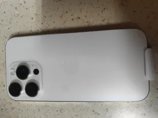 iPhone 16pro nuevo con su caja y con cargador