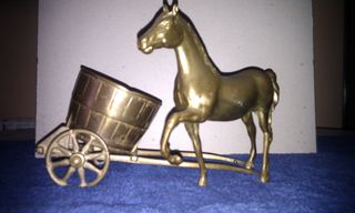 Figura caballo y carro metal
