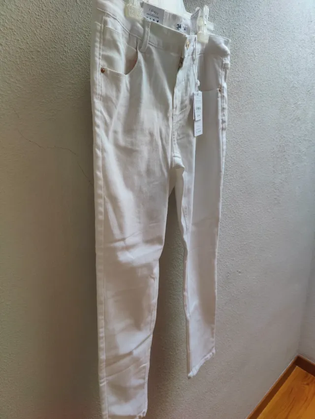 Pantalón Sfera blanco nuevo con etiquetas