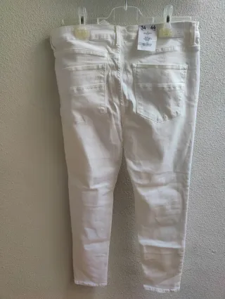 Pantalón Sfera blanco nuevo con etiquetas
