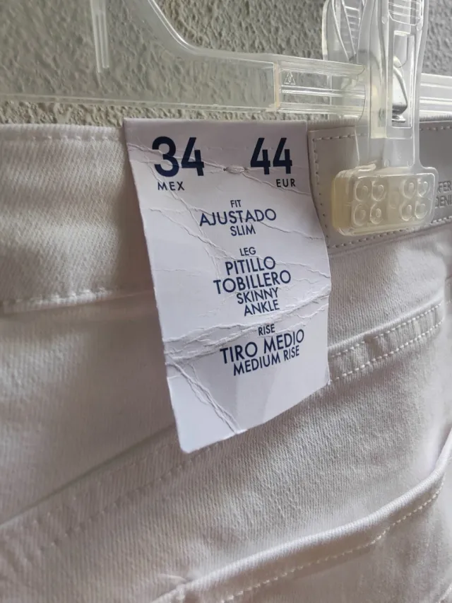 Pantalón Sfera blanco nuevo con etiquetas