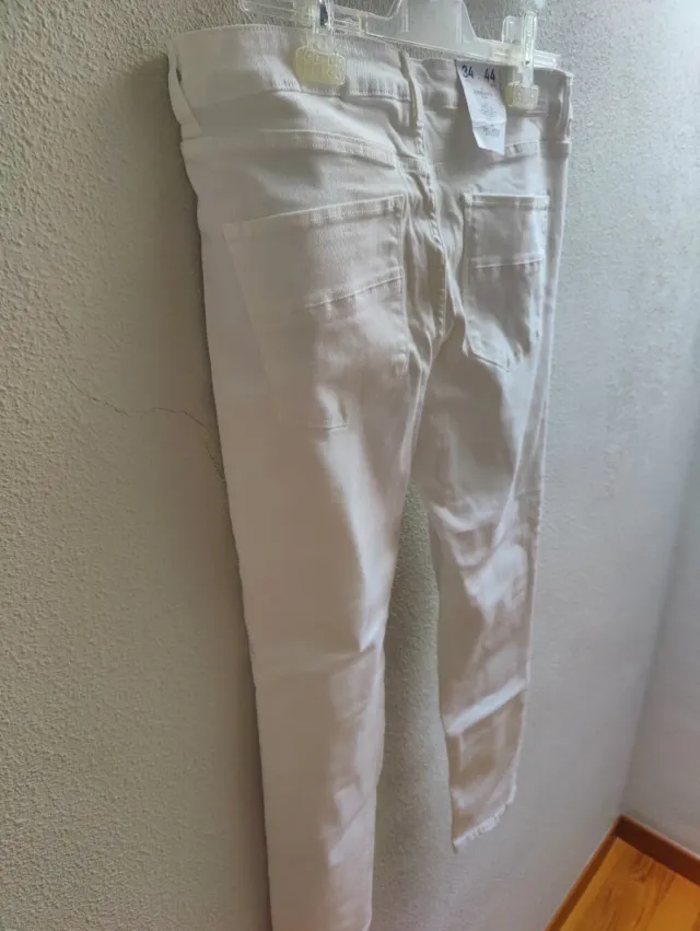 Pantalón Sfera blanco nuevo con etiquetas