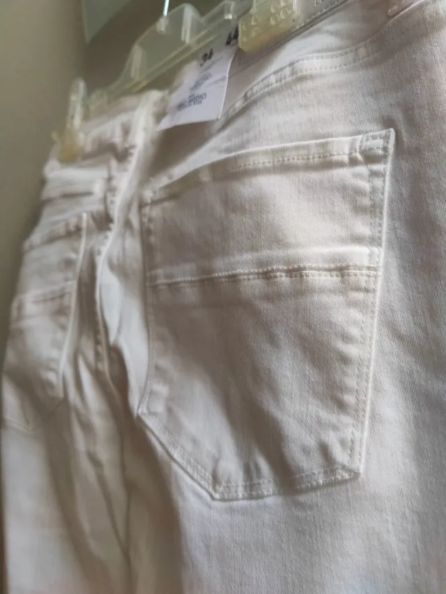 Pantalón Sfera blanco nuevo con etiquetas