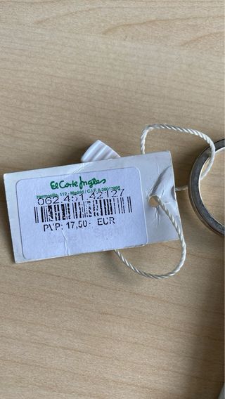 Llavero piel marca Yancci inicial J.¡SIN ESTRENAR!