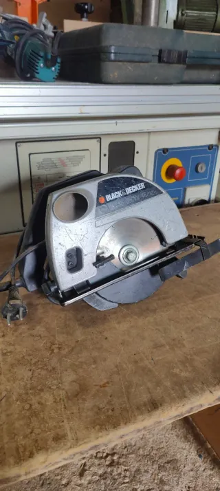 Sierra Circular Black&Decker BD846 850W