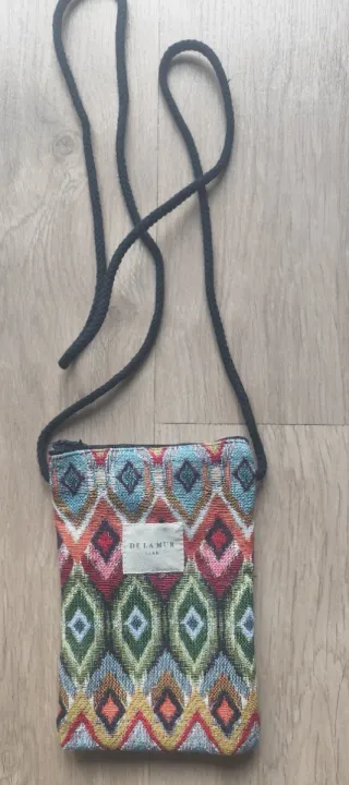 Bolso porta móvil sin estrenar DELAMUR