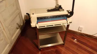Guillotina profesional con ruedas