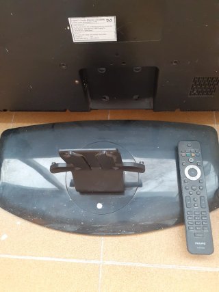 TELEVISOR PHILLIPS AMBILIGTH.CON CABLE Y MANDO.LEE