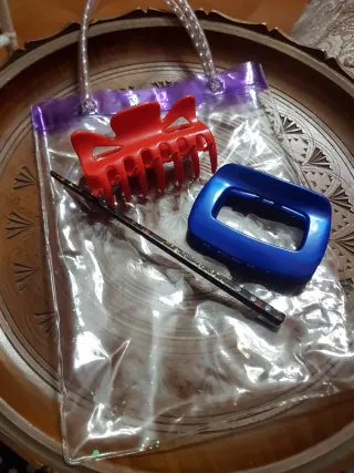 Set accessori capelli blu e rosso+ borsa trasparen