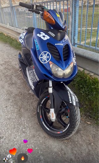 Yamaha Aerox Azul