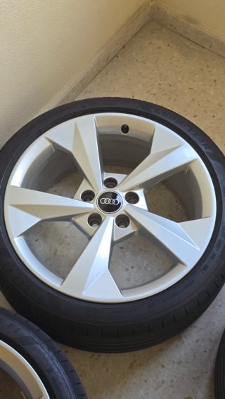 Llantas Audi A3/S3 Originales 18" con neumáticos.