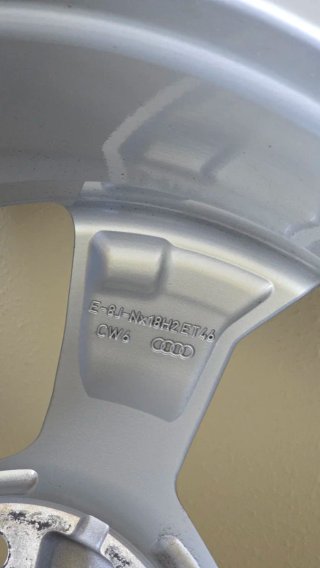 Llantas Audi A3/S3 Originales 18" con neumáticos.