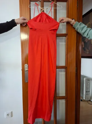 Vestido de fiesta largo naranja con escote halter