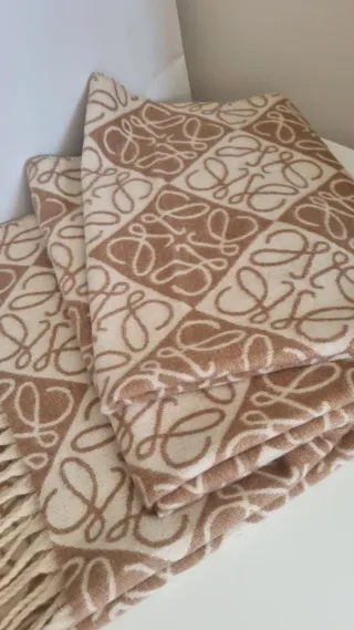 Bufanda Loewe Grande