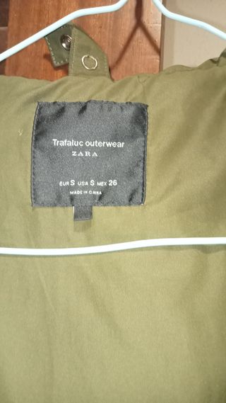 Cazadora acolchada Zara verde. Chica.