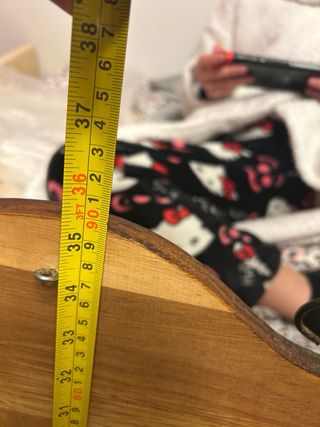 Estantería decorativa de madera y metal