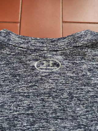 Under Armour Tech Twist V-Neck – T-shirt taglia M